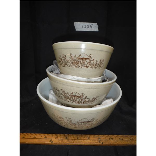Forest fancies mixing bowl set 401, 402, 403