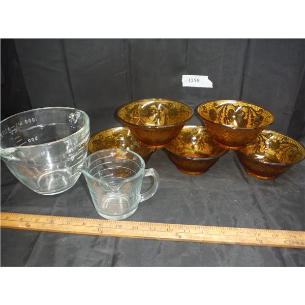 Amber berry bowls, measuring cups