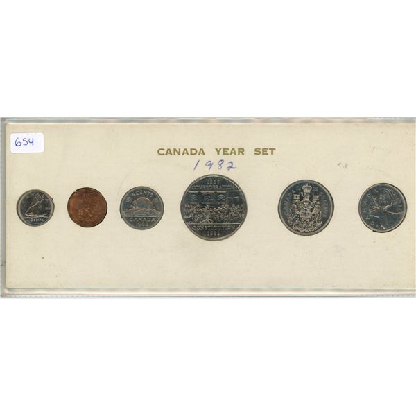 1982 Canadian Year set.Nickle dollar Commemorates both Confederation And the new Canadian Constituti