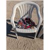 Image 2 : (4) Outside Patio Chairs W/ Seat Cushions (good Condition)