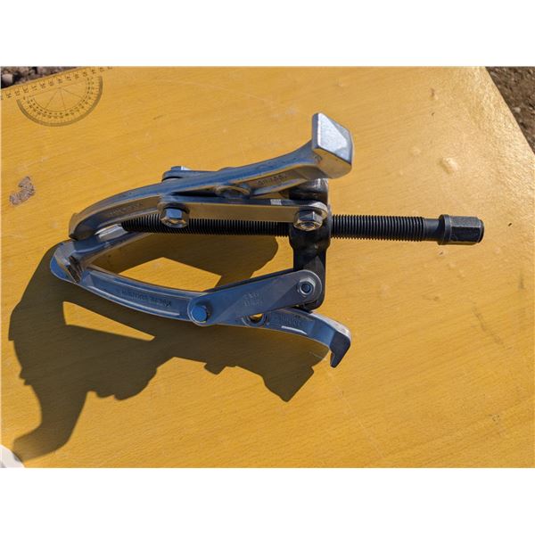 200mm8" Power Fist Chrome Vanadium Puller (great Condition)