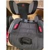 Image 2 : 2 car seats and back packs