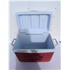 Image 2 : Rubber Maid Cooler w/ (2) Rubber Maid Water jugs (Fine Condition)