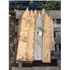 Image 1 : Wooden stakes- 2x4s