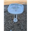 Image 1 : New Pedestal Sink