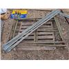 Image 1 : 4 Scaffolding end and crossbars (59"x62")
