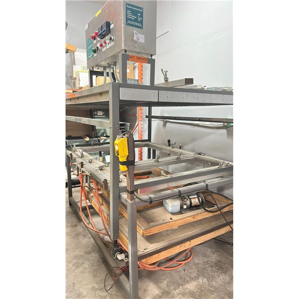 CUSTOM ACRYLIC WINDOW FORMING SYSTEM. 7'X5' HEATING SURFACE. HYDRAULIC SCISSOR LIFT AND VARIABLE