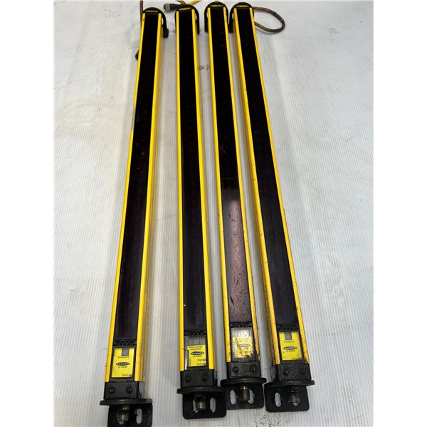 Lot of (4) Banner Light Bars