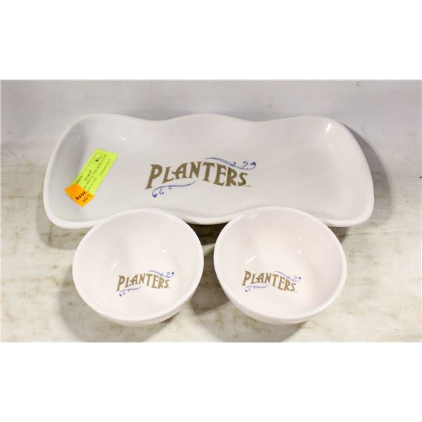 PLANTERS TRAY & TWO BOWLS ONE BOWL HAS A CHIP