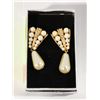 Image 1 : GOLD TONE AND PEARL RHINESTONES ACCENTS