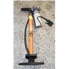 Image 1 : BIKE PUMP + WATER BOTTLE