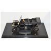 Image 1 : PRESENTATION FORD MODEL T TOURING CAR ON PLATFORM