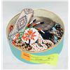 Image 1 : INDEGENOUS BEADED JEWELRY BOX FULL
