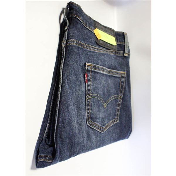 MEN'S 34X32 LEVI'S BLUE JEANS