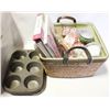 Image 1 : CUPCAKE COOKBOOKS, 5 CUPCAKE PANS & BAKING CUPS