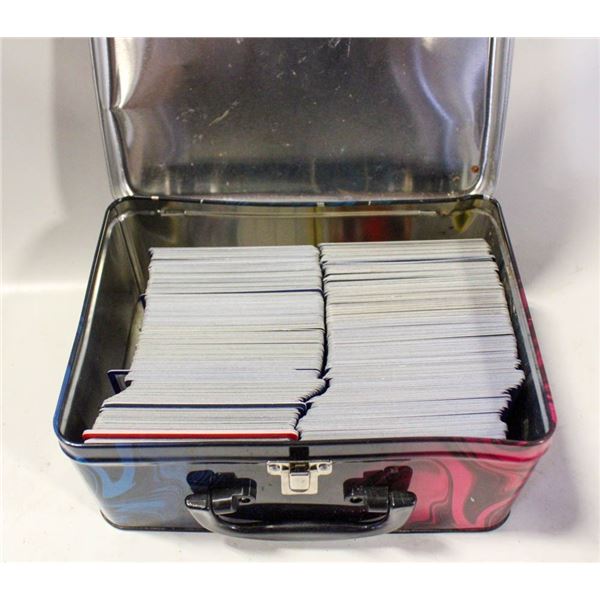 BATTLE STYLES LUNCH BOX FULL POKEMON CARDS