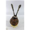 Image 1 : HAND DECORATED GOURD WITH BOMBILLA