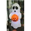 Image 1 : 50" BLOWUP LIGHTED GHOST HOLDING PUMPKIN