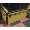 Image 1 : ANTIQUE STEAMER TRUNK 21" X 22" X 42"