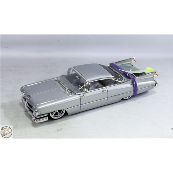 1958 CADILLAC DE VILLE 1/24 SCALE