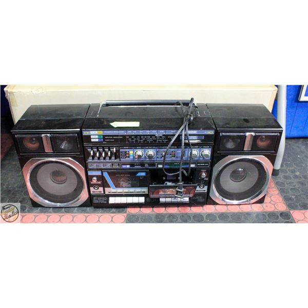 VINTAGE LASONIC DOUBLE CASSETTE GHETTO BLASTER