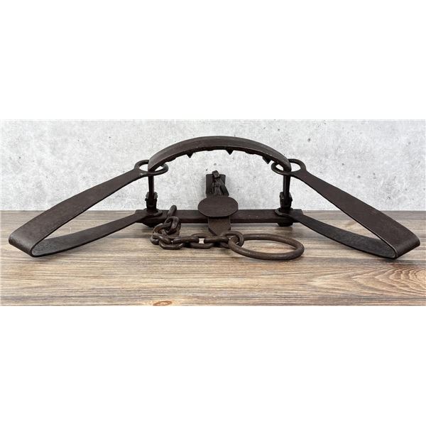 S. Newhouse Slick Pan No 5 Bear Trap