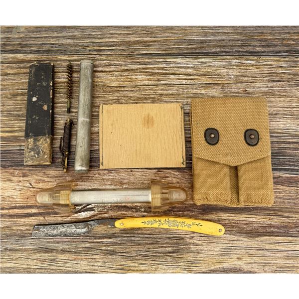 WW2 USAAF Paratrooper Flashlight and Kit
