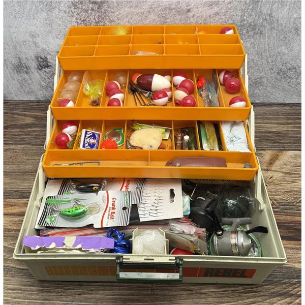 Rebel 600 Fishing Tackle Box & Contents