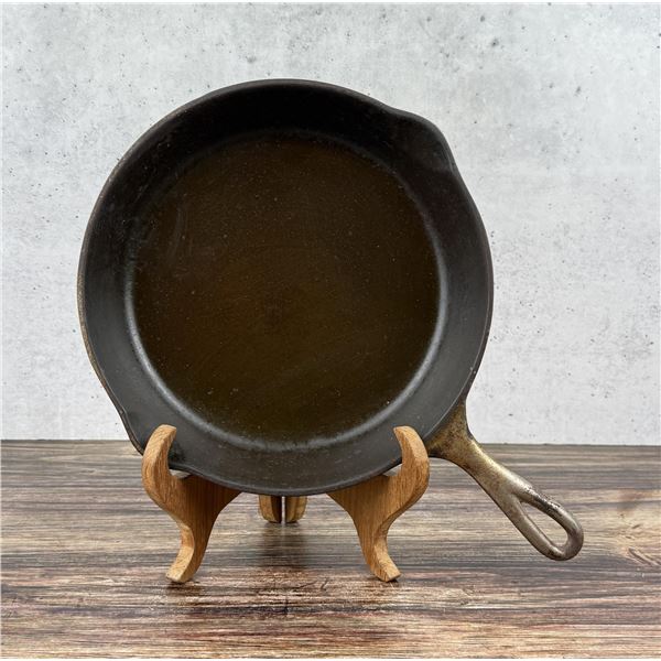 Wagner No 8 Hammered Cast Iron Skillet HS1058