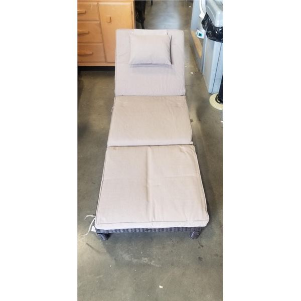 BRAND NEW ASSEMLED, OUT OF BOX PATIO FLARE 'LAURA' BROWN SUN LOUNGER, WITH CUSHION AND NECK PILLOW,