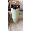 Image 3 : 2 NEW 30.OZ STAINLESS DUAL WALL VACUUM INSULATED MUGS