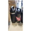 Image 2 : 4 YETI WATER BOTTLES