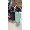 Image 3 : 4 YETI WATER BOTTLES