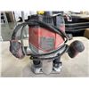 Image 2 : BLACK AND DECKER PLUNGE ROUTER