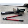 Image 2 : YARDWORKS HEDGE TRIMMER AND GARDEN SHEARS