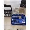 Image 2 : ASSORTED FLAH LIGHTS, HEAD LAMPS, AND BIT / DRILL BIT SETS