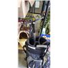 Image 2 : GOLF BAG W/ PUTTER, RAKE, AND UMBRELLA