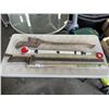 Image 1 : 40INCH CLAMP, AXE, AND FLASHERS