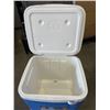 Image 2 : IGLOO 90 CAN COOLER