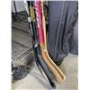 Image 3 : HOCKEY STICKS AND 2 GOLF BAGS