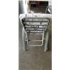 Image 3 : GLASS TOP PATIO TABLE W/ 4 CHAIRS THAT HAVE ADJUSTABLE BACKS