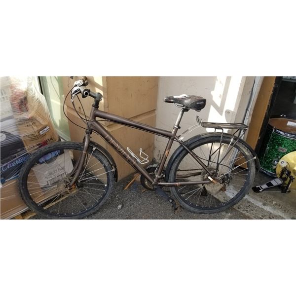 DEVINCI GREY BIKE