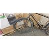 Image 2 : DEVINCI GREY BIKE