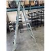 Image 2 : WERNER FIBERGLASS 8FT LADDER