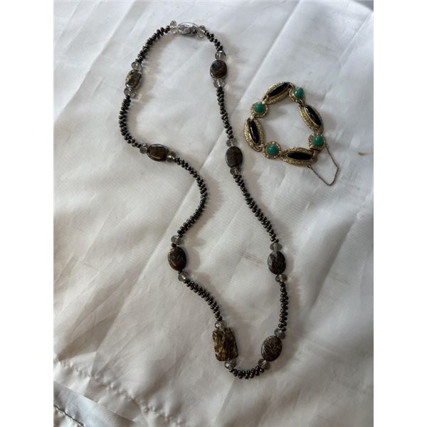 VINTAGE SEMI PRECIOUS STONE BEADS NECKLACE AND VINTAGE BLACK AND GREEN STONE BRACELET WITH SAFETY CH