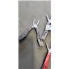 Image 4 : 3 UTILITY MULTI TOOLS, ONE IS SNAP ON