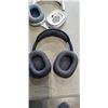 Image 3 : 2 PAIRS OF APPLE AIRPOD MAX, UNATHENTICATED
