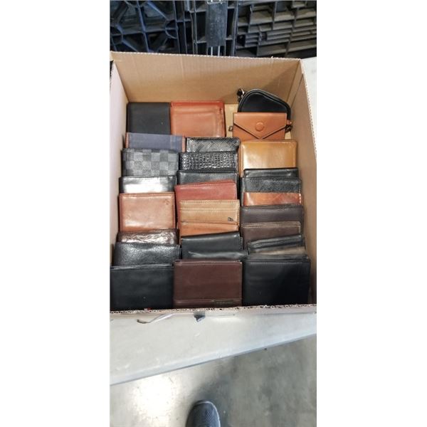 LARGE LOT OF MESN LEATHER WALLETS, INCLUDING MAJOR BRANDS