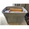 Image 1 : TOTE OF ARTS AND CRAFTS ITEMS