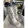 Image 4 : 3 PAIRS OF SIZE 10 WINTER AND DESIGNER  BOOTS